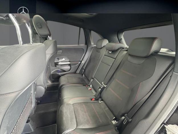 MERCEDES-BENZ GLA 200 AMG Line 