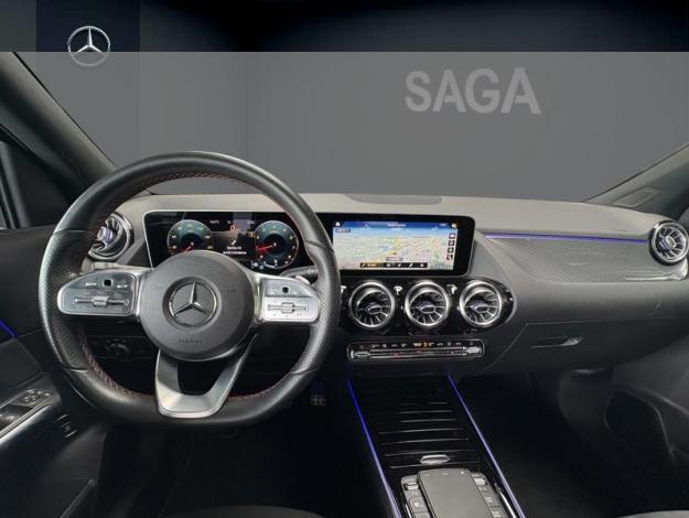MERCEDES-BENZ GLA 200 AMG Line 