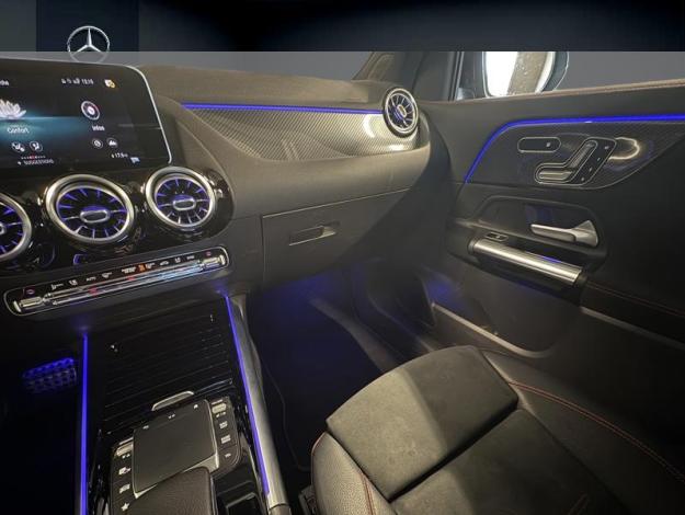 MERCEDES-BENZ GLA 200 AMG Line 