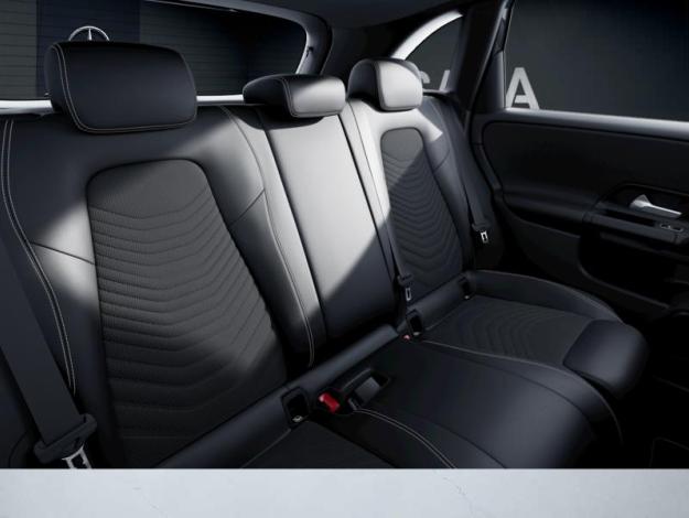 MERCEDES-BENZ B 180 Essential Line  