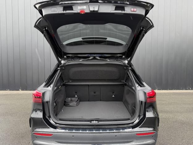 MERCEDES-BENZ GLA 200 d AMG Line  GLA 200 d AMG Line
