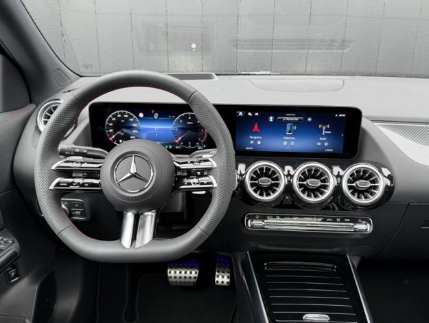 MERCEDES-BENZ GLA 200 d AMG Line  GLA 200 d AMG Line