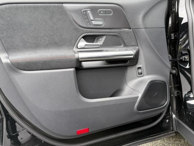 MERCEDES-BENZ GLA 200 d AMG Line  GLA 200 d AMG Line