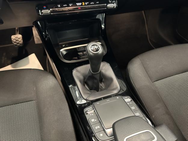 MERCEDES-BENZ A-Klasse A 180 d 'Business Solution - 6M'