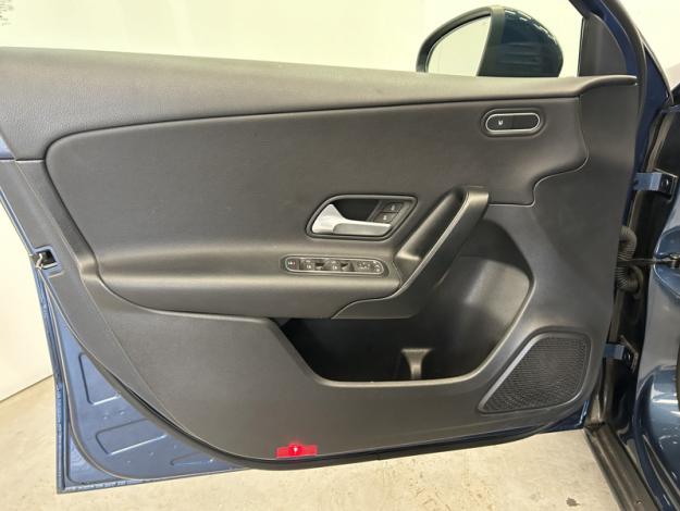 MERCEDES-BENZ A-Klasse A 180 d 'Business Solution - 6M'