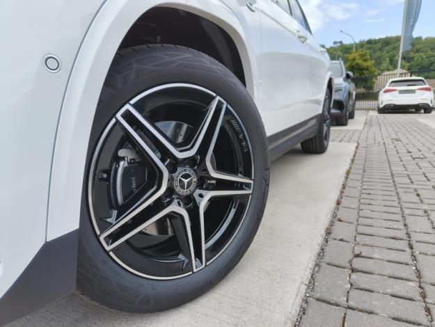 MERCEDES-BENZ GLA 250 e AmgLine - SAGA Huy (+32 85 23 69 00) 