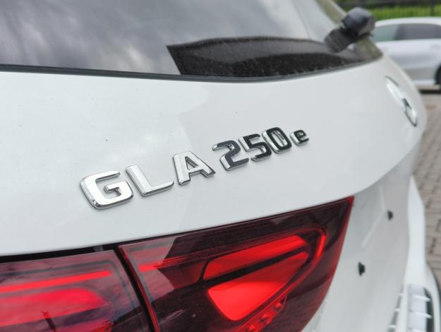 MERCEDES-BENZ GLA 250 e AmgLine - SAGA Huy (+32 85 23 69 00) 
