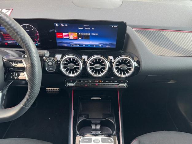 MERCEDES-BENZ GLA 180 d AMG Line 