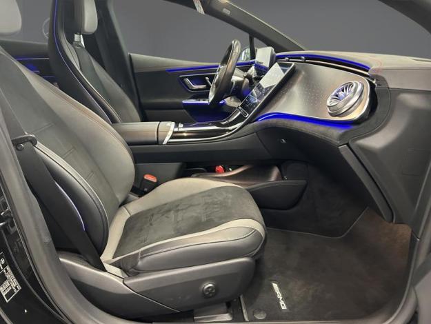 MERCEDES-BENZ EQE 350 + Berline AMG Line Toit Pano  