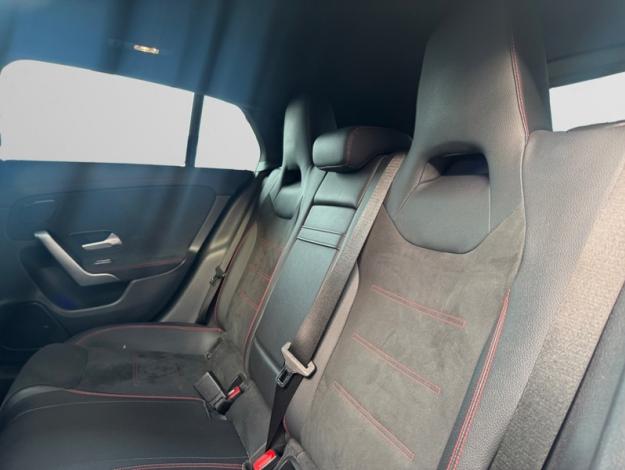 MERCEDES-BENZ CLA 180 Shooting Brake AMG Line 