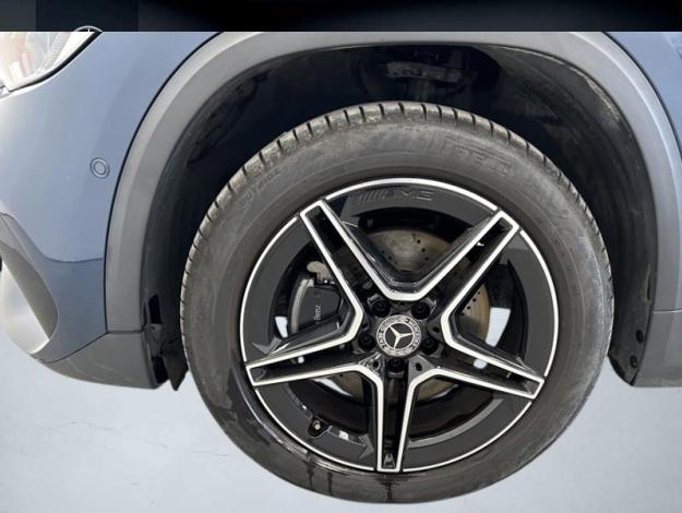 MERCEDES-BENZ GLA 250 e AMG Line  