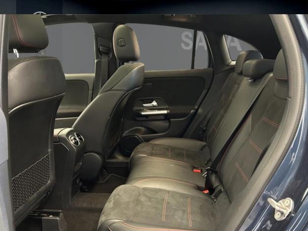 MERCEDES-BENZ GLA 250 e AMG Line  