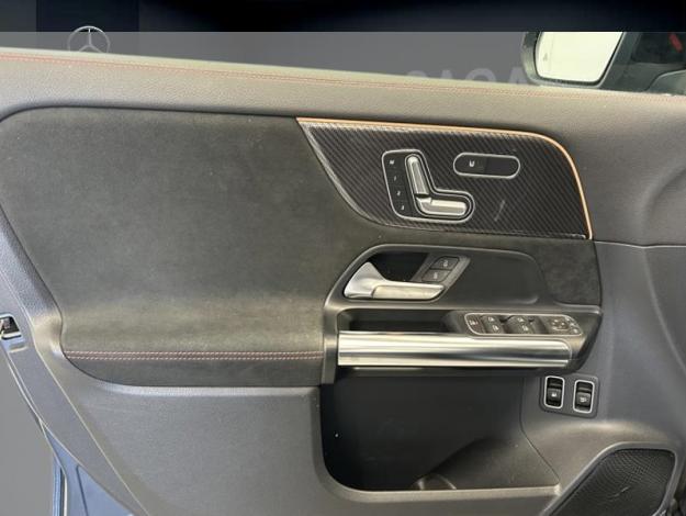 MERCEDES-BENZ GLA 250 e AMG Line  