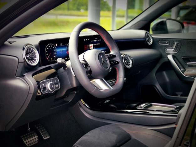 MERCEDES-BENZ Classe A 180 AMG Line  Classe A 180 AMG Line
