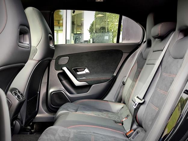 MERCEDES-BENZ Classe A 180 AMG Line  Classe A 180 AMG Line
