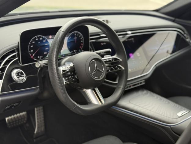 MERCEDES-BENZ E 300 de Berline AMG Line HyperScreen  