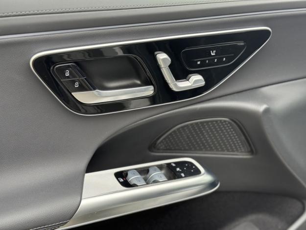 MERCEDES-BENZ E 300 de Berline AMG Line HyperScreen  