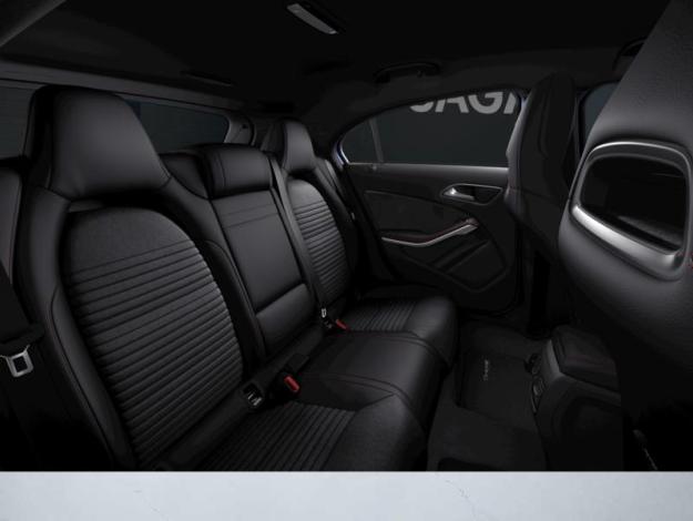 MERCEDES-BENZ A 200 AMG Line  