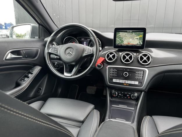 MERCEDES-BENZ GLA 200 d Starlight Edition  GLA 200 d Starlight Edition