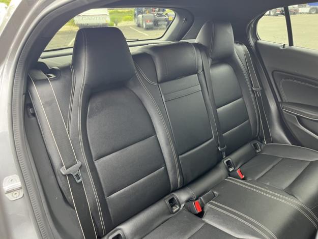 MERCEDES-BENZ GLA 200 d Starlight Edition  GLA 200 d Starlight Edition