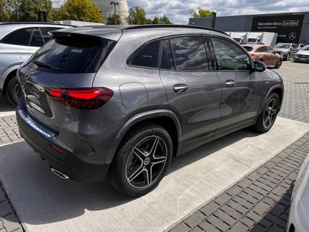 MERCEDES-BENZ GLA-Klasse GLA 250 e AMG Line