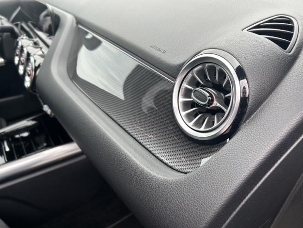 MERCEDES-BENZ GLA 180 d AMG Line 
