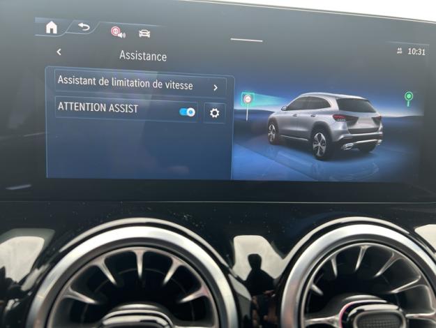 MERCEDES-BENZ GLA 180 d AMG Line 