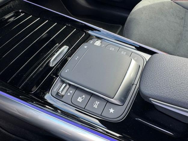 MERCEDES-BENZ EQA 250 AMG Line  