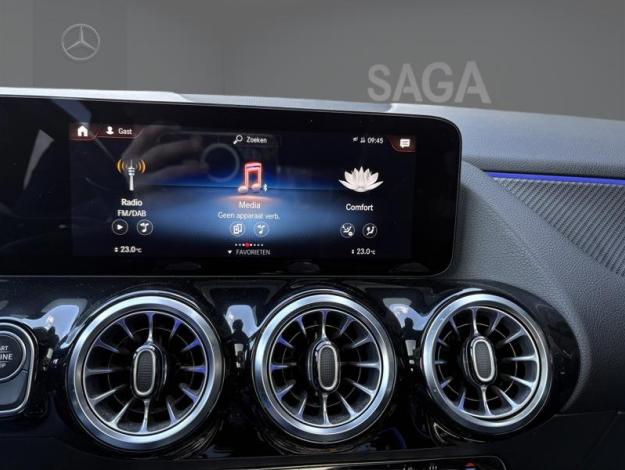MERCEDES-BENZ GLA 250 e AMG Pack Night Toit Pano  