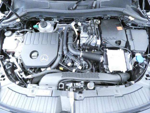 MERCEDES-BENZ GLA 250 e Hybrid EQ Progressive Line  