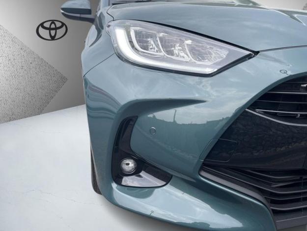 TOYOTA Yaris Hybrid Design  