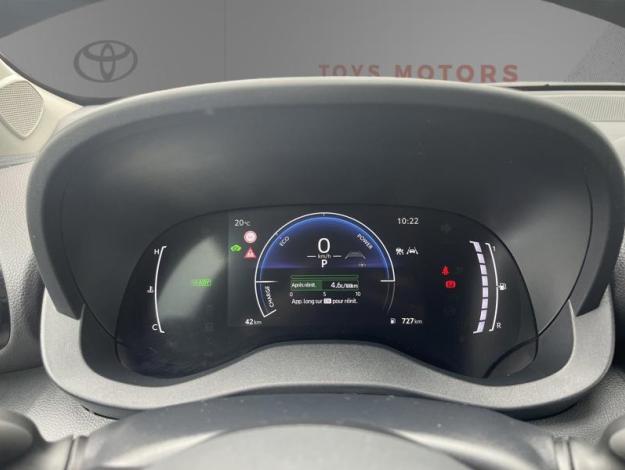 TOYOTA Yaris Hybrid Design  
