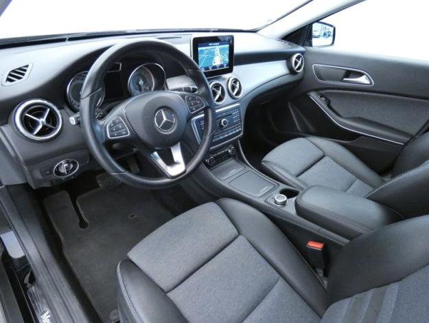 MERCEDES-BENZ GLA 200 d 4MATIC Intuition  GLA 200 d Intuition