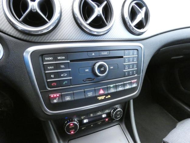 MERCEDES-BENZ GLA 200 d 4MATIC Intuition  GLA 200 d Intuition