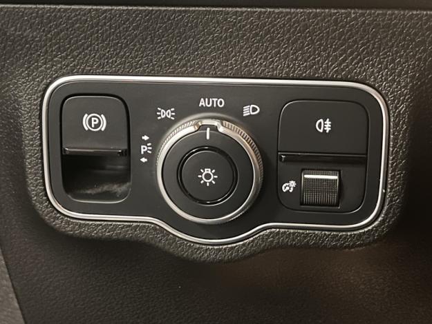 MERCEDES-BENZ GLB 200 d Business Line  