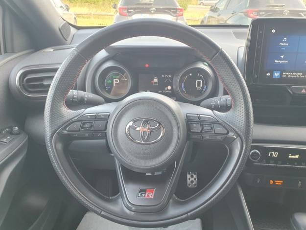 TOYOTA Yaris 116H GR SPORT  