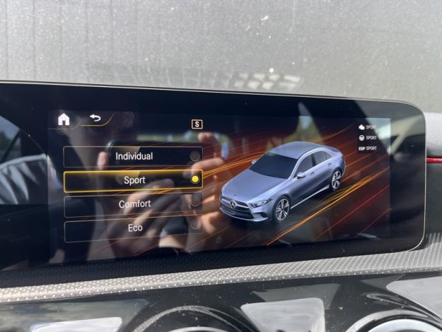 MERCEDES-BENZ Classe A 180 Berline AMG Line  Classe A 180 AMG Line