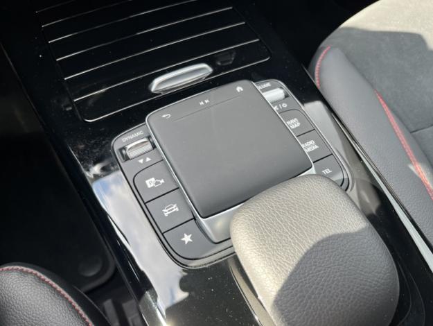 MERCEDES-BENZ Classe A 180 Berline AMG Line  Classe A 180 AMG Line