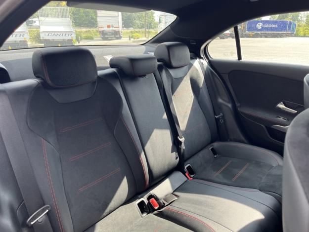 MERCEDES-BENZ Classe A 180 Berline AMG Line  Classe A 180 AMG Line