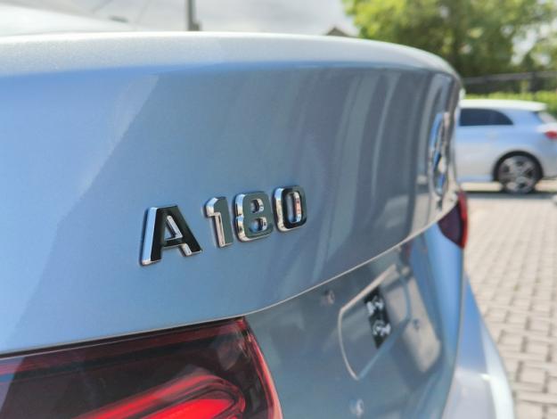 MERCEDES-BENZ A180 Berline StarEdition - SAGA Huy (+32 85 23 69 00) 