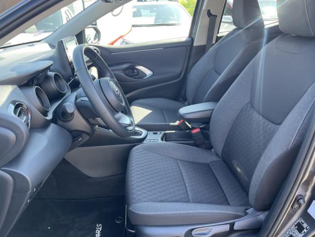TOYOTA Yaris 116h Design  