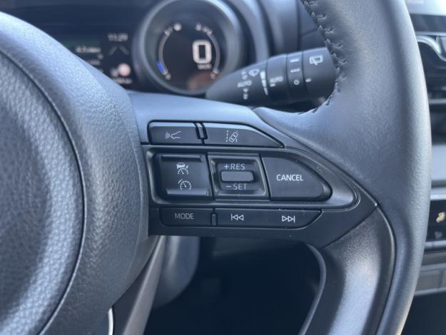 TOYOTA Yaris 116h Design  