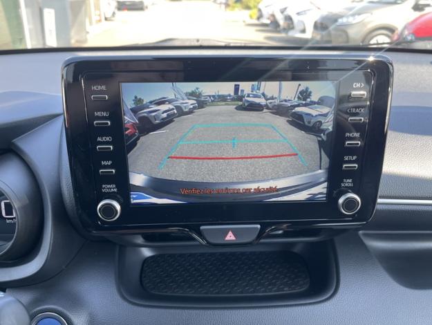 TOYOTA Yaris 116h Design  