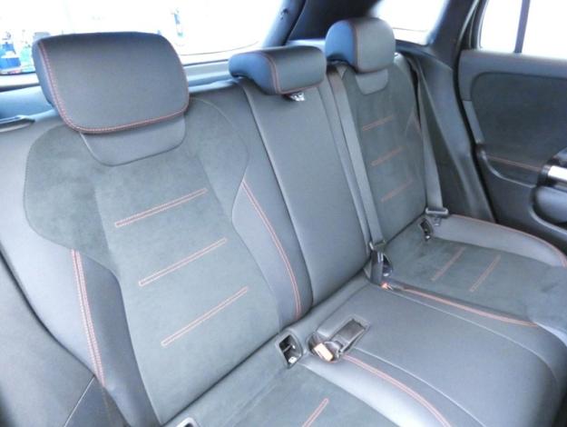 MERCEDES-BENZ GLA 200 d AMG Line  
