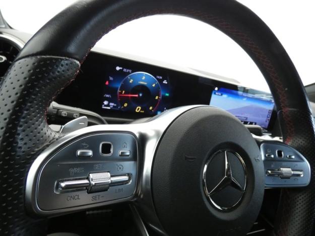 MERCEDES-BENZ GLA 200 d AMG Line  
