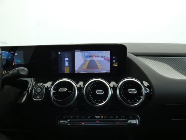 MERCEDES-BENZ GLA 200 d AMG Line  