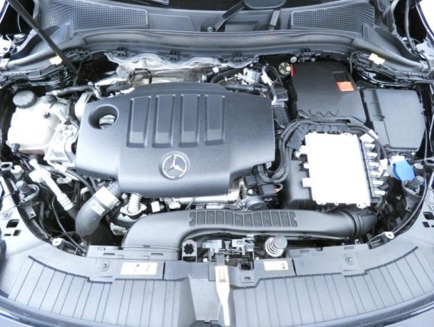 MERCEDES-BENZ GLA 200 d AMG Line  