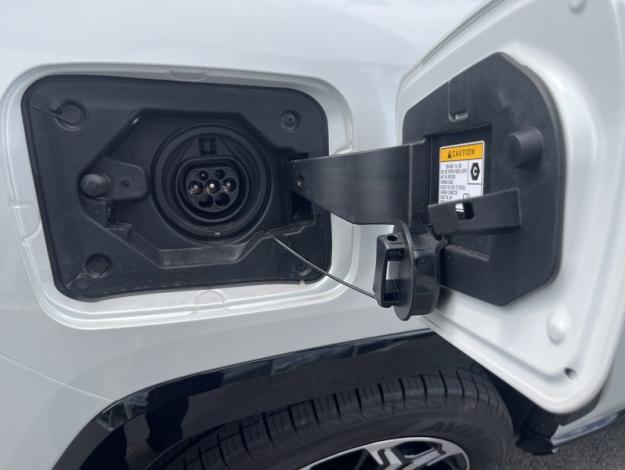 TOYOTA RAV4 Plug-In Hybrid AWD Collection  