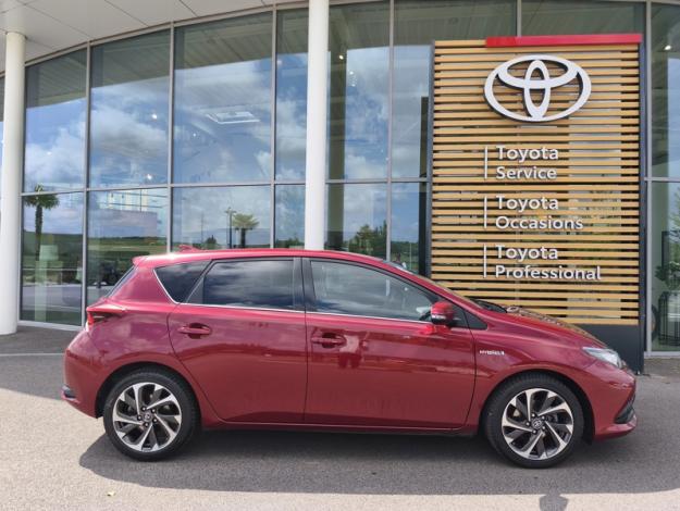 TOYOTA Auris Hybrid Design Edition  
