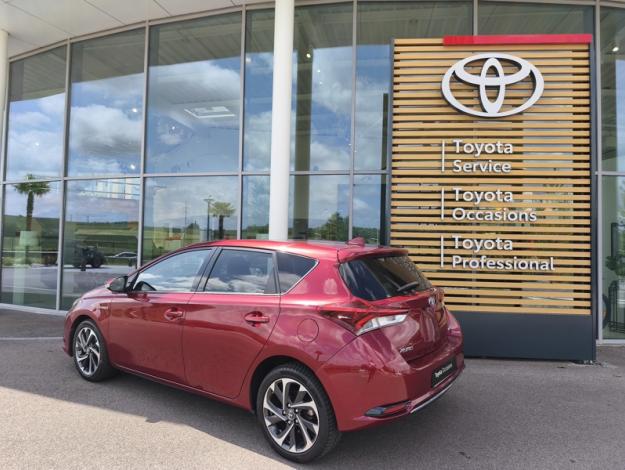 TOYOTA Auris Hybrid Design Edition  